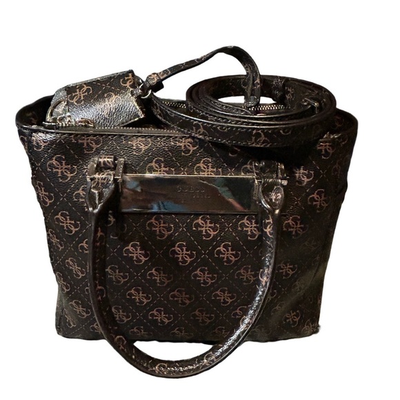 Guess women’s Isla quattro crossbody/double handle satchel bag - Picture 1 of 5
